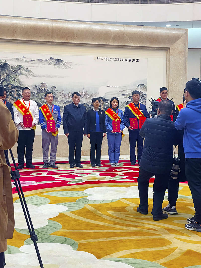 以匠心致初心,周冠辰榮獲“合肥工匠”稱號! 以匠心致初心,周冠辰榮獲“合肥工匠”稱號!